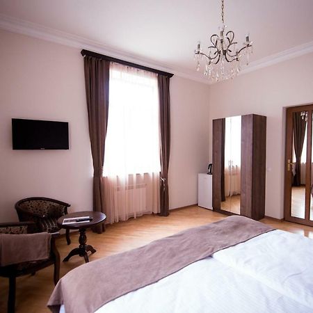 Royal Palace Hotel Vanadzor Exteriör bild